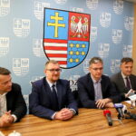 Mariusz Masny - dyrektor Muzeum Wsi Kieleckiej, Adam Jarubas - Marszałek województwa świętokrzyskiego, Jacek Kowalczyk - dyrektor Departamentu Promocji, Edukacji, Kultury, Sportu i Turystyki w Urzędzie Marszałkowskim Województwa Świętokrzyskiego oraz