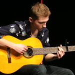 Eliminacje wojewódzkie Festiwalu Piosenki Niezłomnej IPN. Na zdjęciu : Piotr Chaja z IV LO Kielce / Marzena Mąkosa / Radio Kielce