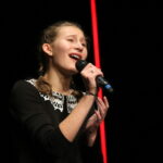 Eliminacje wojewódzkie Festiwalu Piosenki Niezłomnej IPN. Na zdjęciu : Izabela Drogosz z Gimnazjum Katolickiego w Kielcach / Marzena Mąkosa / Radio Kielce