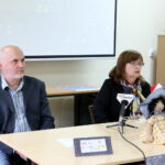 Muzeum Zabawek i Zabawy: Konferencja poświęcona wystawie „Filc i spółka. Zabawki Anny Narzymskiej-Prauss”. Na zdjęciu : Maciej Obara - Dyrektor Muzeum Zabawek i Zabawy oraz Anna Myśliwiec / Marzena Mąkosa / Radio Kielce