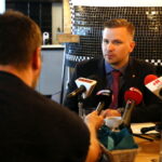 Briefing prasowy dotyczący budowy stacji bazowej Orange Polska w rejonie Chęcin. Na zdjęciu : Leszek Gajewski - Dyrektor Komercyjny w Orange Polska / Marzena Mąkosa / Radio Kielce