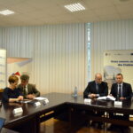 Podpisanie umowy na opracowanie dokumentacji projektu prac związanych z podróżą na trasie kolejowej nr 8 Skarżysko-Kamienna - Kielce - Kozłów. Na zdjęciu : Andrzej Bętkowski - Wicewojewoda Świętokrzyski, Maria Zuba - Poseł na Sejm RP, Krzysztof Słoń - Senator RP, Radosław Zarzycki - Zastępca Dyrektora Biura Przygotowania Inwestycji, PKP Polskie Linie Kolejowe S.A., Paweł Kruk - Dyrektor Projektu w Biurze Przygotowania Inwestycji, PKP Polskie Linie Kolejowe S.A., Marcin Warda - pełnomocnik konsorcjum / Marzena Mąkosa / Radio Kielce