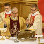 Inauguracja roku akademickiego w WSD w Kielcach. Na zdjęciu : biskup Jan Piotrowski / Marzena Mąkosa / Radio Kielce