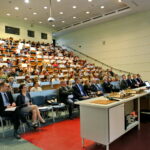 Zajęcia z gry w szachy na Wydziale Matematyczno - Przyrodniczym Uniwersytetu Jana Kochanowskiego w Kielcach / Marzena Mąkosa / Radio Kielce