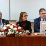 Dzień fiński w UJK. Na zdjęciu : prof. zw. dr hab. Marek Przeniosło, Ambasador Finlandii Hanna Lehtinen oraz Marszałek Województwa Świętokrzyskiego Adam Jarubas / Marzena Mąkosa / Radio Kielce