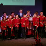 Świętokrzyskie nagrody kultury -  wręczenie w Teatrze im. Stefana Żeromskiego podczas uroczystej inauguracji sezonu artystycznego 2017/18. Orkiestra Huty Szkła Gospodarczego Tadeusza Wrześniaka i Koło Gospodyń Wiejskich "Korytniczanki" / Marzena Mąkosa / Radio Kielce