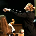 Dzień edukacji Narodowej w Zespole Państwowych Szkół Muzycznych w Kielcach. Na zdjęciu : Agnieszka Środowska - dyrygent / Marzena Mąkosa / Radio Kielce