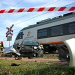 Wypadek na przejeździe kolejowo - drogowym / Marzena Mąkosa / Radio Kielce