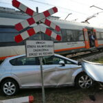 Wypadek na przejeździe kolejowo - drogowym / Marzena Mąkosa / Radio Kielce
