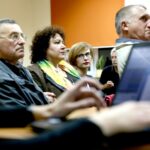 Spotkanie z mieszkańcami w sprawie parkingu / Marzena Mąkosa / Radio Kielce