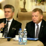 Konferencja prasowa PiS. Na zdjęciu : Krzysztof Słoń - Senator RP oraz Jarosław Rusiecki - Senator RP / Marzena Mąkosa / Radio Kielce