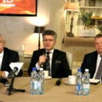 Konferencja prasowa PiS. Na zdjęciu : Krzysztof Lipiec - Poseł na Sejm RP, Krzysztof Słoń - Senator RP oraz Jarosław Rusiecki - Senator RP / Marzena Mąkosa / Radio Kielce