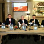 Konferencja prasowa PiS. Na zdjęciu : Maria Zuba - Poseł na Sejm RP, Marek Kwitek - Poseł na Sejm RP, Krzysztof Lipiec - Poseł na Sejm RP, Krzysztof Słoń - Senator RP oraz Jarosław Rusiecki - Senator RP / Marzena Mąkosa / Radio Kielce