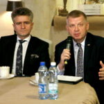 Konferencja prasowa PiS. Na zdjęciu : Krzysztof Słoń - Senator RP oraz Jarosław Rusiecki - Senator RP / Marzena Mąkosa / Radio Kielce