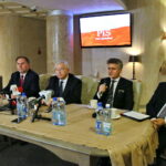 Konferencja prasowa. Na zdjęciu : Maria Zuba - Poseł na Sejm RP, Marek Kwitek - Poseł na Sejm RP, Krzysztof Lipiec - Poseł na Sejm RP, Krzysztof Słoń - Senator RP oraz Jarosław Rusiecki - Senator RP / Marzena Mąkosa / Radio Kielce