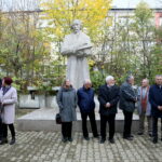 Uroczystość poświęcona pamięci Tadeusza Maja, odsłonięcie formy rzeźbiarskiej i wernisaż wystawy / Marzena Mąkosa / Radio Kielce