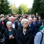 Uroczystość poświęcona pamięci Tadeusza Maja, odsłonięcie formy rzeźbiarskiej i wernisaż wystawy / Marzena Mąkosa / Radio Kielce