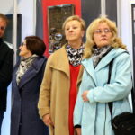 Uroczystość poświęcona pamięci Tadeusza Maja, odsłonięcie formy rzeźbiarskiej i wernisaż wystawy / Marzena Mąkosa / Radio Kielce