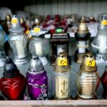 Przygotowania na Wszystkich Świętych. Znicze / Marzena Mąkosa / Radio Kielce