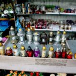 Przygotowania na Wszystkich Świętych. Znicze / Marzena Mąkosa / Radio Kielce