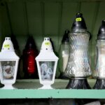 Przygotowania na Wszystkich Świętych. Znicze aniołki / Marzena Mąkosa / Radio Kielce