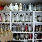 Przygotowania na Wszystkich Świętych. Znicze / Marzena Mąkosa / Radio Kielce