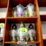 Przygotowania na Wszystkich Świętych. Znicze 366T - kula tęczowa / Marzena Mąkosa / Radio Kielce