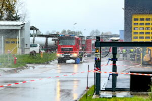Ćwiczenia strażaków - "Wysypisko 2017" / Marzena Mąkosa / Radio Kielce