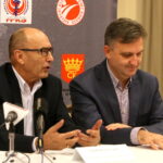 Konferencja prasowa dotycząca Mistrzostw Europy Eko Kyokushin / Shinkyokushin Kadetów U16 i Młodzieżowców U22 Kielce. Na zdjęciu : Andrzej Sygut - Wiceprezydent Miasta Kielce oraz Jacek Kowalczyk - Urząd Marszałkowski, Dyrektor Departamentu Promocji, Edukacji, Kultury i Sportu