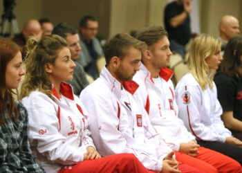 Konferencja prasowa dotycząca Mistrzostw Europy Eko Kyokushin / Shinkyokushin Kadetów U16 i Młodzieżowców U22 Kielce. Na zdjęciu : Koen Scharrenberg - Prezydent Europejskiej Organizacji Karate / Marzena Mąkosa / Radio Kielce