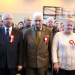 Odsłonięcie Pomnika Ofiar Gminy Krasocin. Pierwszy od lewej : Krzysztof Lipiec - Poseł na Sejm RP / Marzena Mąkosa / Radio Kielce