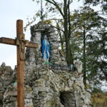 Odsłonięcie Pomnika Ofiar Gminy Krasocin. Grota Najświętszej Maryi Panny w Krasocinie / Marzena Mąkosa / Radio Kielce