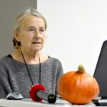 „Z myślą o tych, których wśród nas już nie ma”. Na zdjęciu : Danuta Rasała / Marzena Mąkosa / Radio Kielce