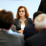 Rozdanie promes w Urzędzie Wojewódzkim. Na zdjęciu Agata Wojtyszek - Wojewoda Świętokrzyski / Marzena Mąkosa / Radio Kielce