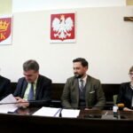 Miasto podpisuje umowę na odbiór śmieci / Marzena Mąkosa / Radio Kielce