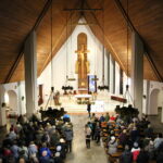 Noc Świętych w parafii Ducha Świętego na Stoku oraz parafii NMP Matki Kościoła w Kielcach / Marzena Mąkosa / Radio Kielce