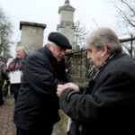 Kwesta na Cmentarzu Starym. Kwestuje aktor Lech Sulimierski / Marzena Mąkosa / Radio Kielce