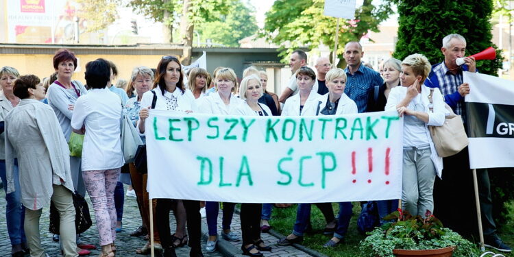 23.06.2017 Kielce. Stop niedofinansowaniu psychiatrii. / Marzena Mąkosa / Radio Kielce