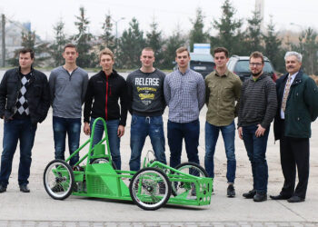 Bolid, którym studenci Politechniki Świętokrzyskiej będą rywalizować w wyścigach pojazdów elektrycznych Greenpower / Politechnika Świętokrzyska