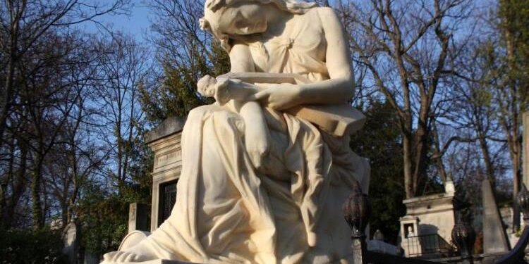 Grób Fryderyka Chopina na cmentarzu Pere-Lachaise w Paryżu / D. Wójcik / PAP