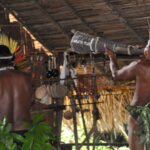 Muzyczne Podróże Przez Świat. Wioska w Amazonii / prof. dr hab. Marek Jóźwiak, dr hab. Małgorzata Anna Jóźwiak