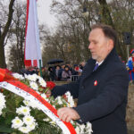 Sandomierz. Obchody 99. rocznicy odzyskania Niepodległości. Wieniec składa poseł PiS Marek Kwitek / Grażyna Szlęzak-Wójcik / Radio Kielce