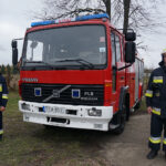 Dziurów. Przekazanie pojazdu ratowniczo-gaśniczego Ochotniczej Straży Pożarnej / Grażyna Szlęzak-Wójcik / Radio Kielce