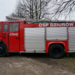 Dziurów. Przekazanie pojazdu ratowniczo-gaśniczego Ochotniczej Straży Pożarnej / Grażyna Szlęzak-Wójcik / Radio Kielce