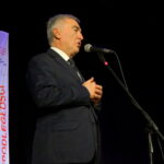 "Korowód Niepodległości" w Jędrzejowskim Centrum Kultury. Wicewojewoda świętokrzyski Andrzej Bętkowski / Ewa Pociejowska-Gawęda / Radio Kielce