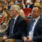 "Korowód Niepodległości" w Centrum Kultury w Jędrzejowie. Wojewoda świętokrzyski Agata Wojtyszek, wicewojewoda świętokrzyski Andrzej Bętkowski / Ewa Pociejowska-Gawęda / Radio Kielce