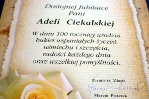 Mieszkanka Jędrzejowa Adela Ciekalska z domu Domagalska skończyła 100 lat / Ewa Pociejowska-Gawęda / Radio Kielce