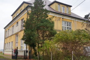 W budynku byłej szkoły w Klimontowie będą prowadzone bezpłatne zajęcia dla dzieci / Ewa Pociejowska-Gawęda / Radio Kielce