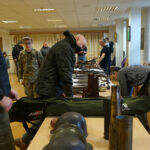 Jędrzejów. Wystawa broni i militariów / Ewa Pociejowska-Gawęda / Radio Kielce