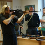 Jędrzejów. Wystawa broni i militariów / Ewa Pociejowska-Gawęda / Radio Kielce